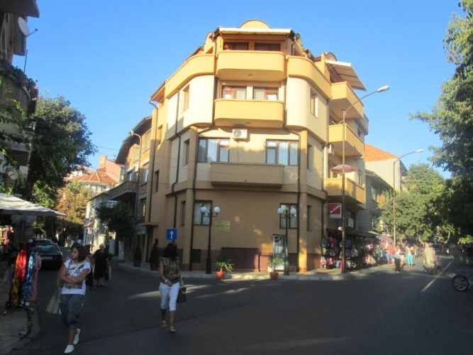 1 Bedroom Apartment with balcony
