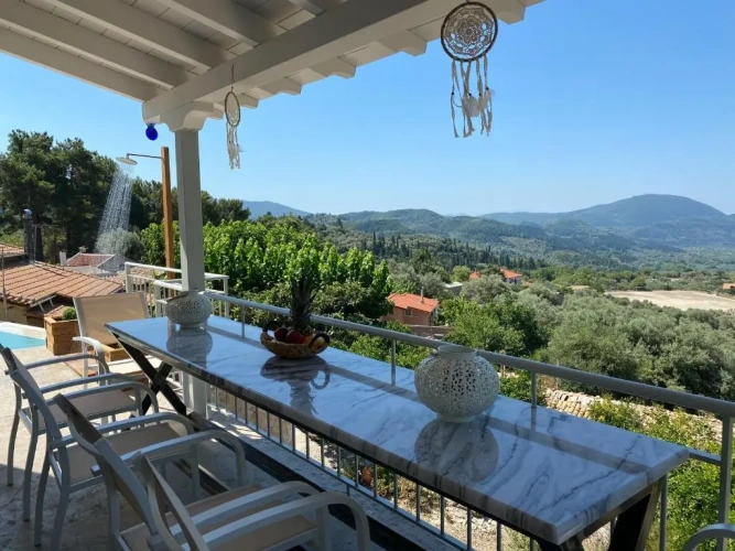 3 Bedrooms Villa