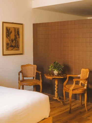 Standard Triple room with city view