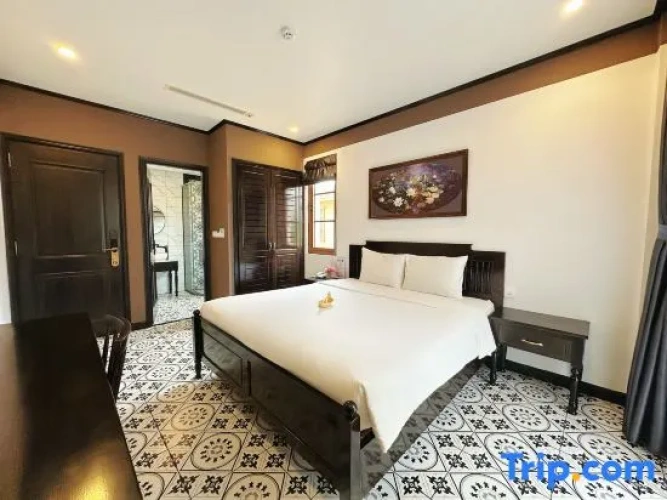 Deluxe Double room with city view