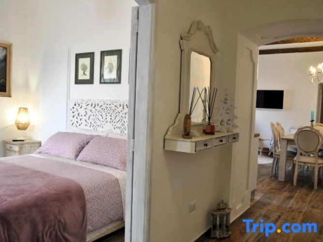 1 Bedroom Standard room with balcony and with city view