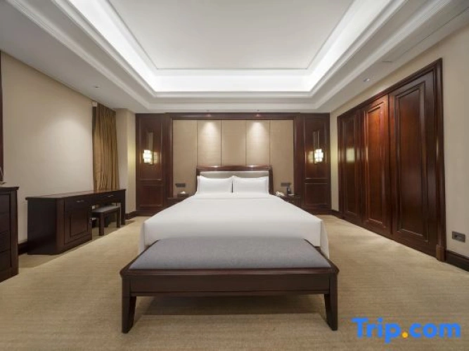 1 Bedroom Deluxe Suite