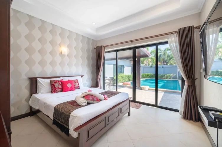 3 Bedrooms Luxury Villa