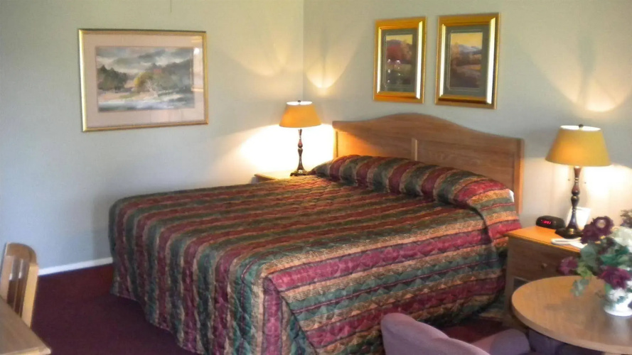 Lamp Liter Inn Visalia, an Ascend Collection Hotel