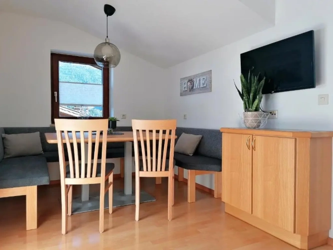 3 Bedrooms Apartment
