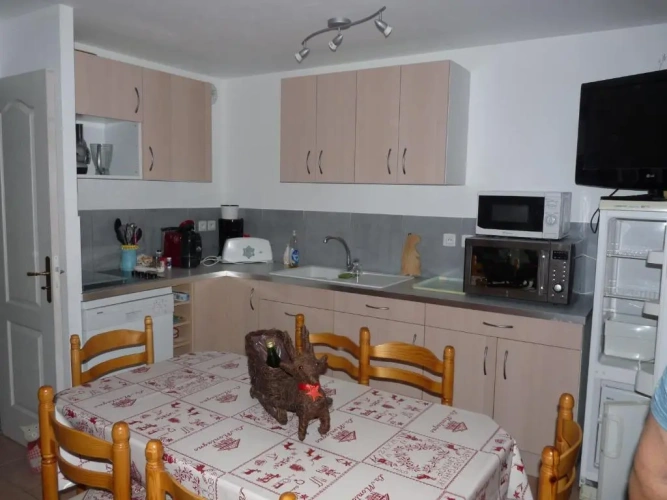 2 Bedrooms Apartment