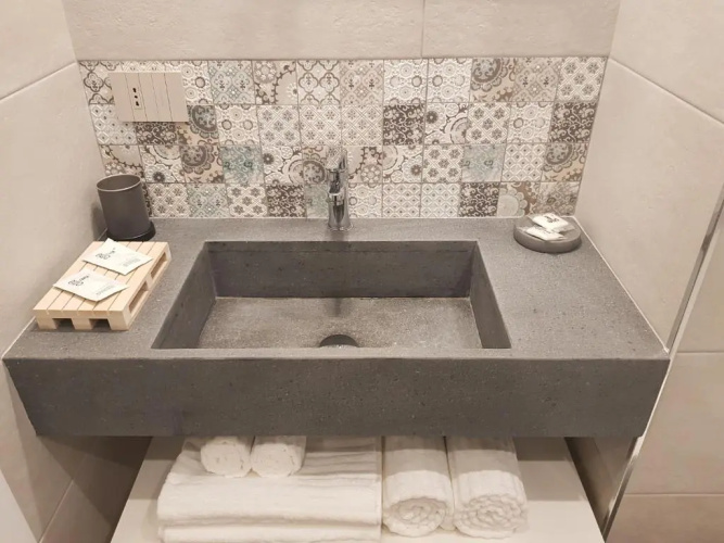 Ventimiglia Suite & Wine