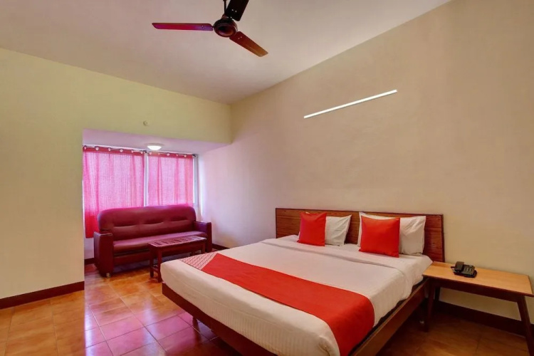 OYO 19959 Hotel Radhakrishna