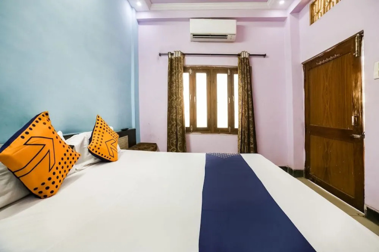 SPOT ON 45729 Hotel Kailash
