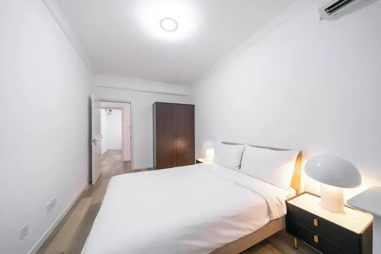 Tyms Elegant 4BR 2BA APT Changning