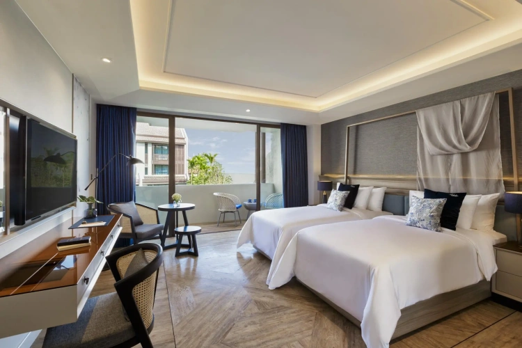 Standard Twin room with balcony