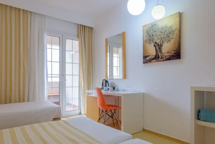 Standard Triple room with balcony