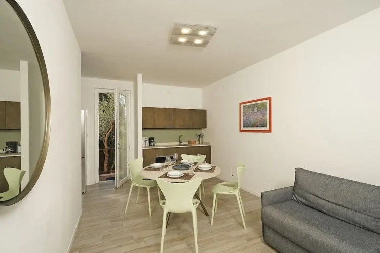 1 Bedroom Apartment with balcony and with lake view