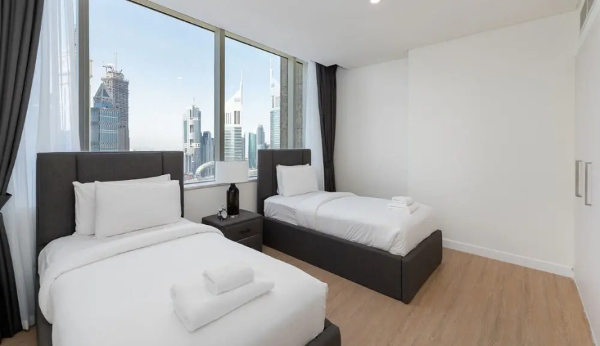 Pristine Difc 2BR w Pool Gym