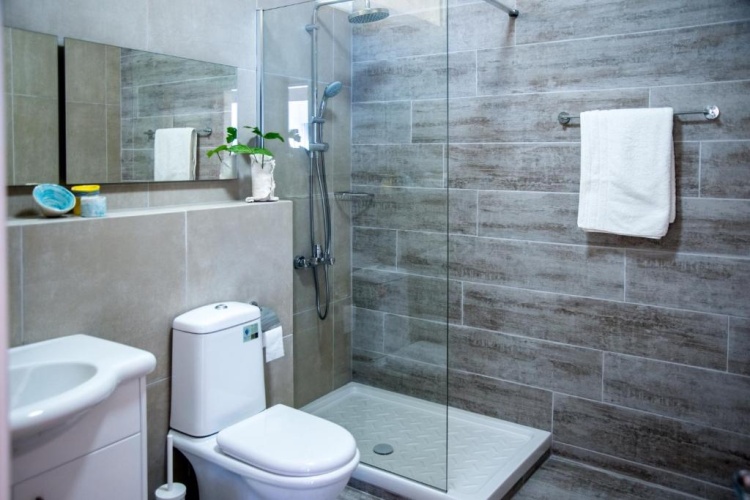 3 Bedrooms Apartment