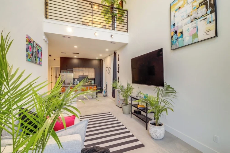 3 Bedrooms Apartment