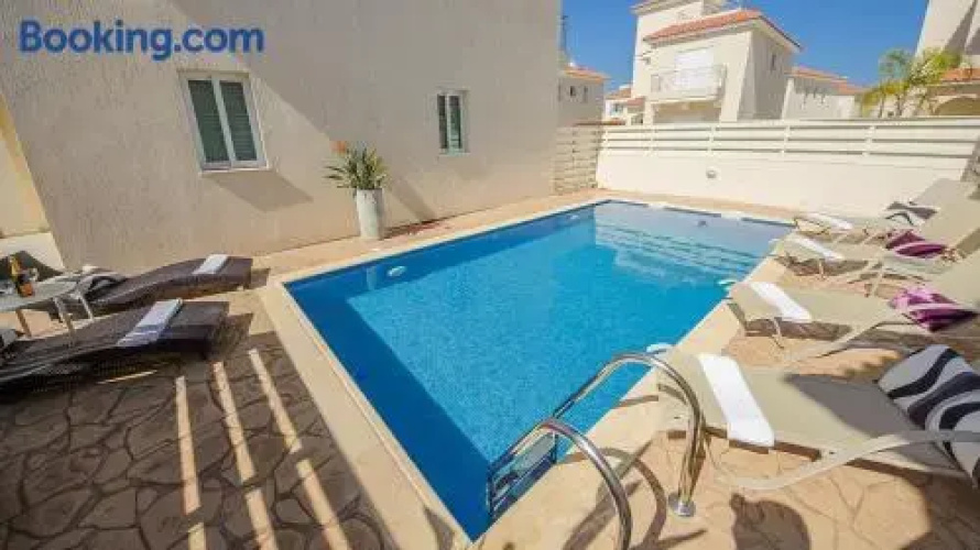 Oceanview Luxury Villa 012