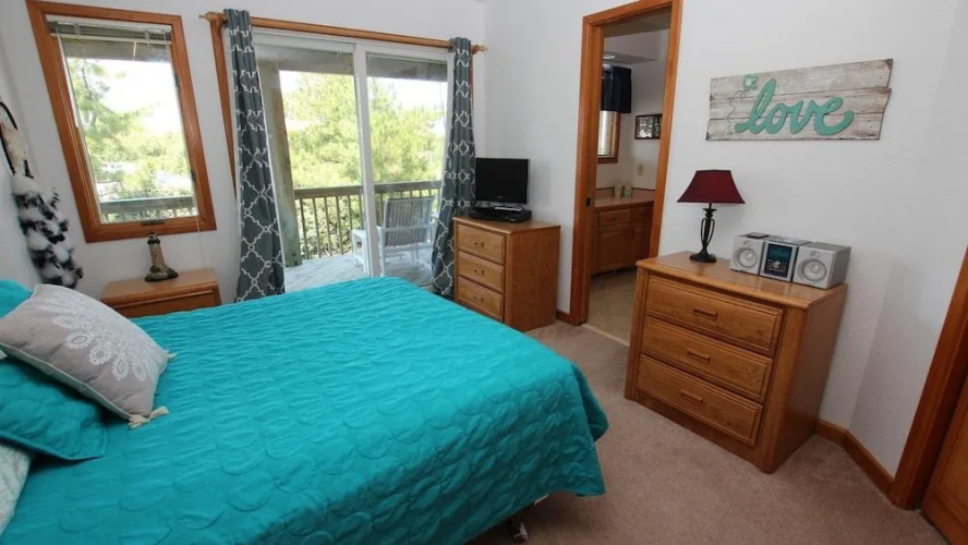 Neptunes Landing - 5 Br Home