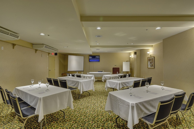 Best Western Peace Arch Inn photo 33