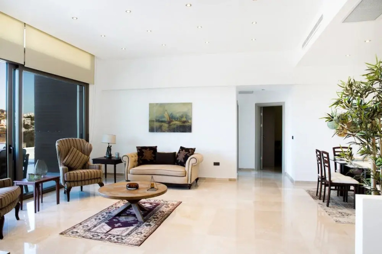 Important Group Villa Ata