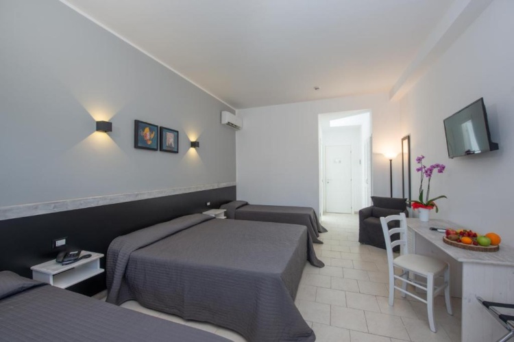 Standard Quadruple room
