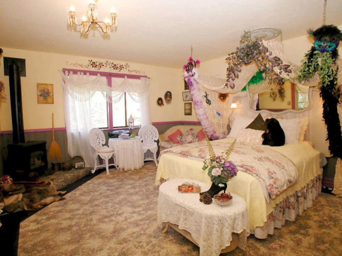 Wikiup Bed & Breakfast