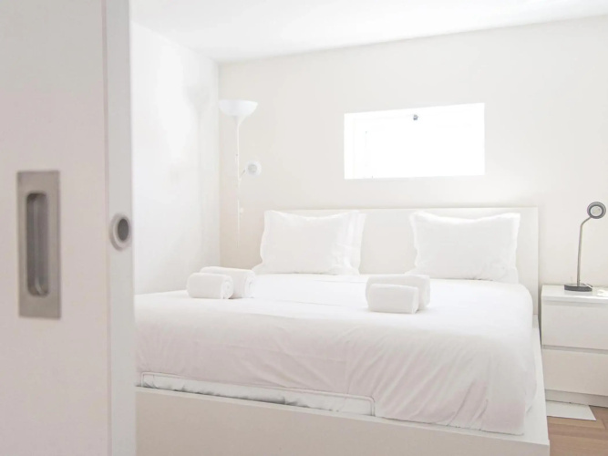 Baixa chiado 2 bedroom duplex apt with elevator