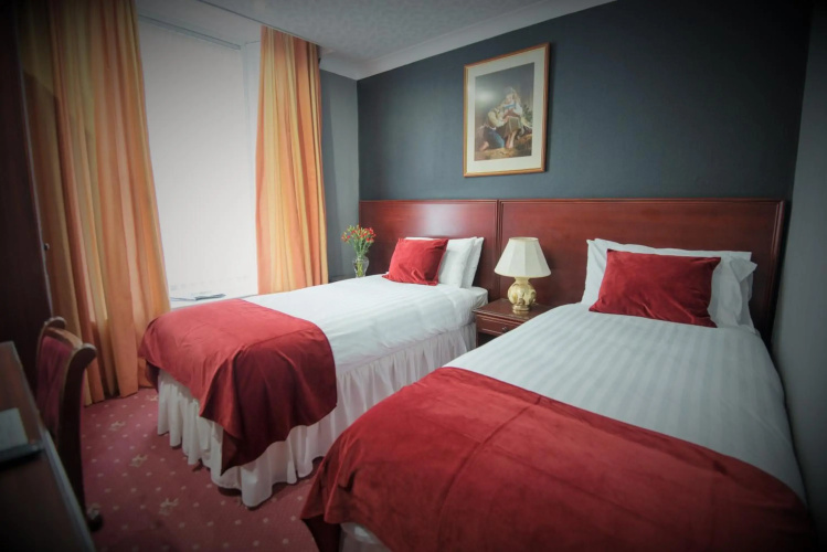 Caledonian Hotel