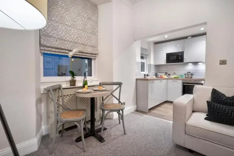Courtyard Apartments
