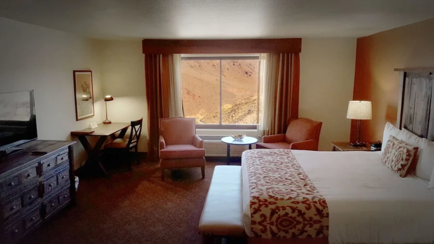 Deluxe Double Suite with lake view