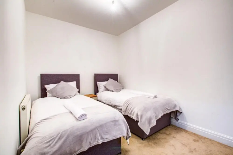 3 Bedroom Flat Central Gillingham Town