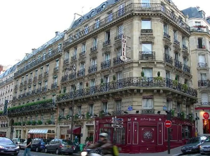 Saint Michel Free Parking Apartments - Image 2