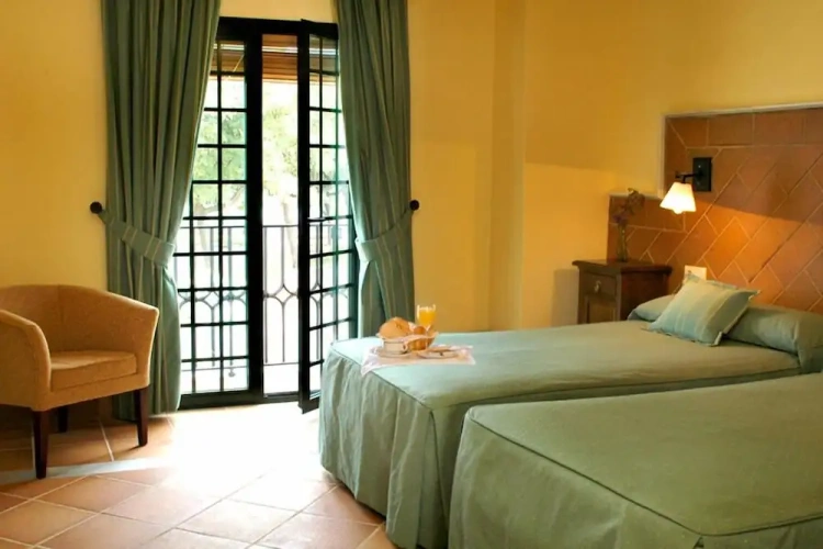Superior Twin room with lake view