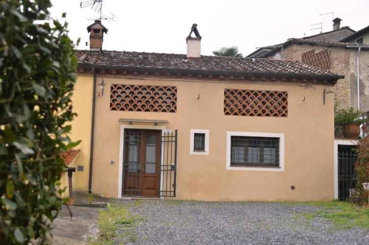 2 Bedrooms Cottage