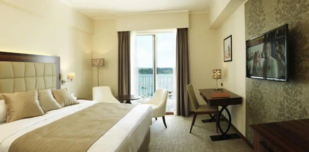 Executive Double room with balcony and with sea view
