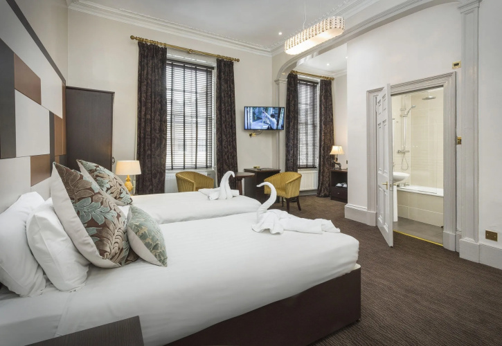 Albany Hotel