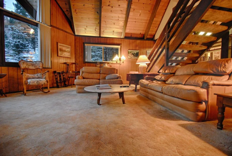 372 Rim Drive - 3 Br Home
