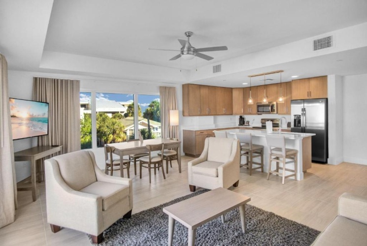 3 Bedrooms Deluxe Suite with bay view