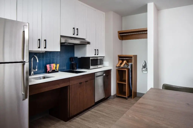 Staybridge Suites Iowa City - Coralville photo 8