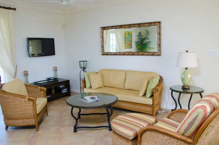 Beautiful Three Bedroom Villa in Gated Community