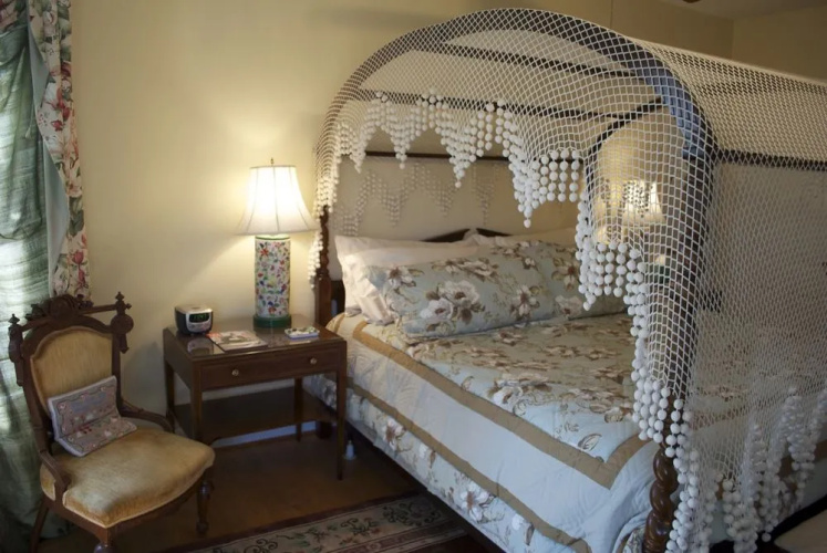 Inn On Poplar Hill