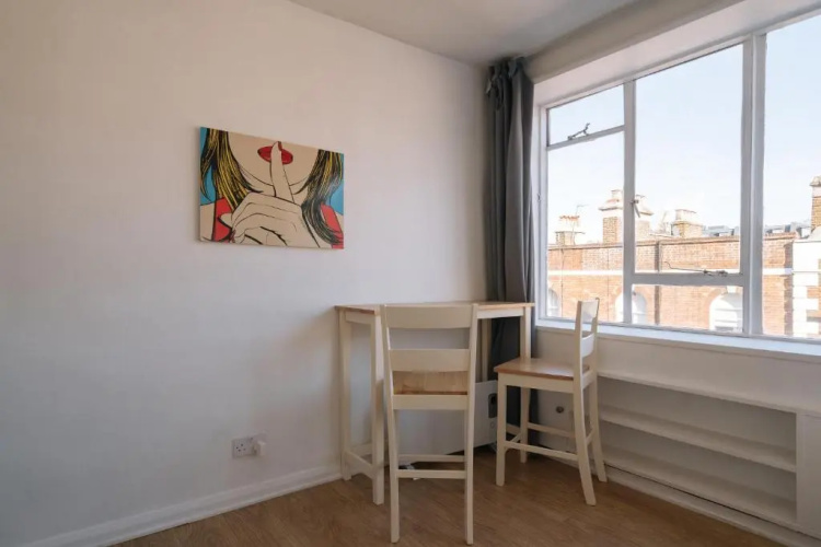 Modern Studio Flat. Central London. Zone 1.