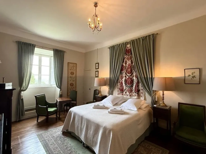 Economy Suite