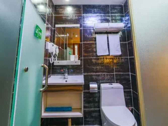 Junshang Hotel (Yangshuo West Street Store)