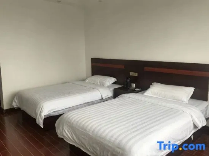 Standard room with street view