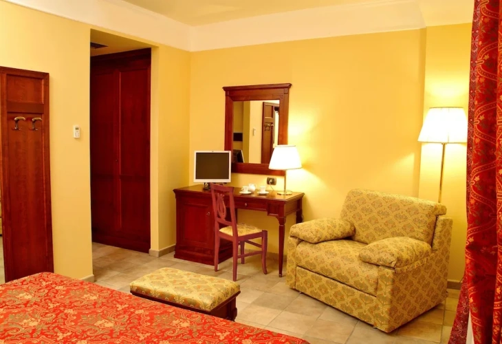 Comfort room with balcony