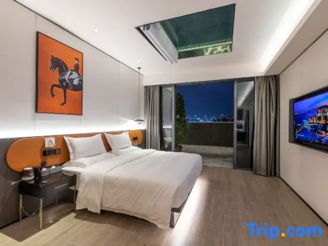 Suite with balcony
