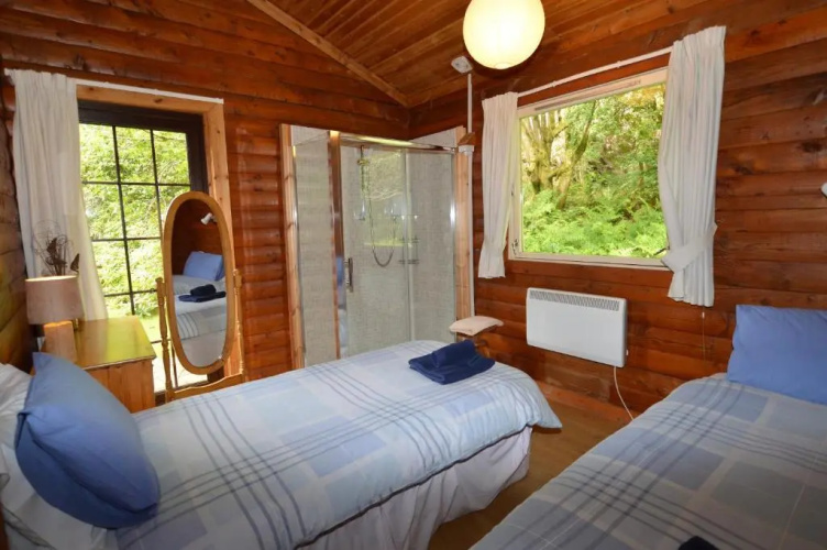 18 Lamont Lodges