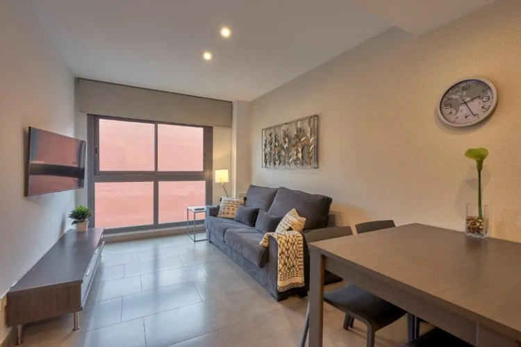 2 Bedrooms Apartment