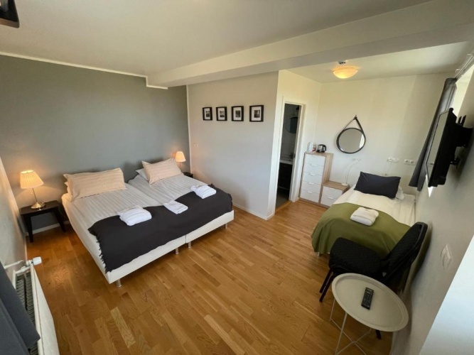 Standard Triple room